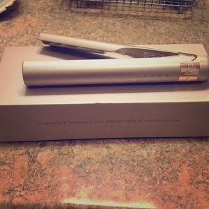 Like new!  Authentic Tyme iron